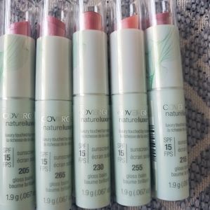 NWT 5 Covergirl natureluxe